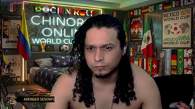 chino_roz Show in webcam