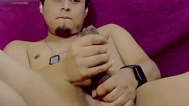 chino_roz Show in webcam