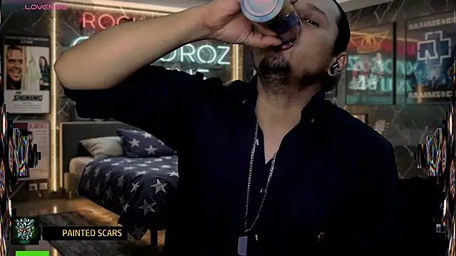 chino_roz Show in webcam