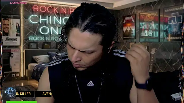 chino_roz Show in webcam