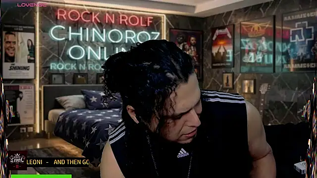 chino_roz Show in webcam