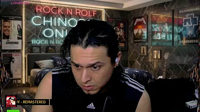 chino_roz Show in webcam