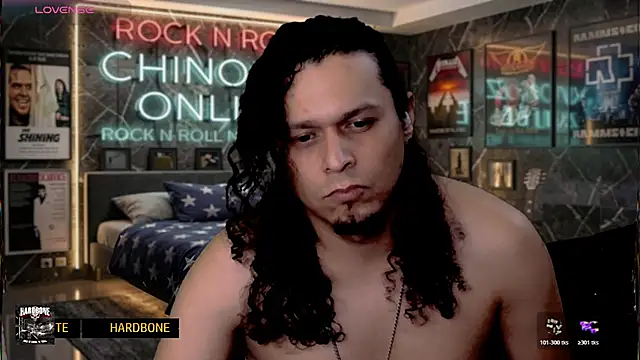 chino_roz Show in webcam