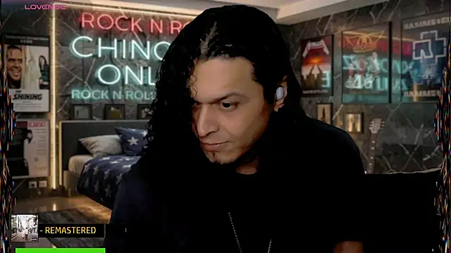 chino_roz Show in webcam