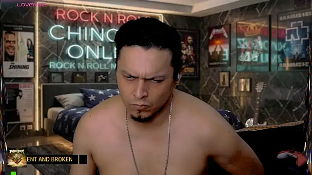 chino_roz Show in webcam
