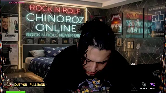 chino_roz Show in webcam