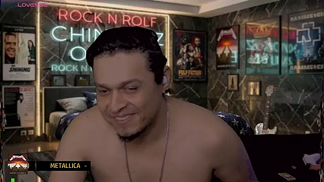chino_roz Show in webcam