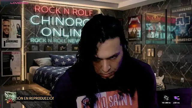 chino_roz Show in webcam