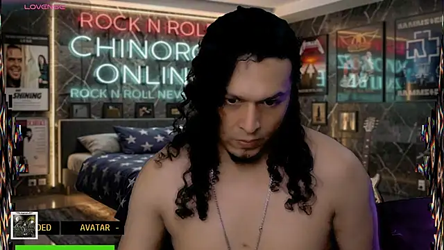 chino_roz Show in webcam