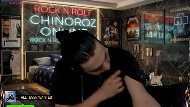 chino_roz Show in webcam