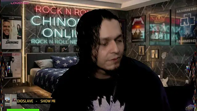 chino_roz Show in webcam