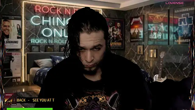 chino_roz Show in webcam