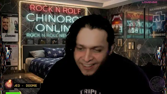 chino_roz Show in webcam