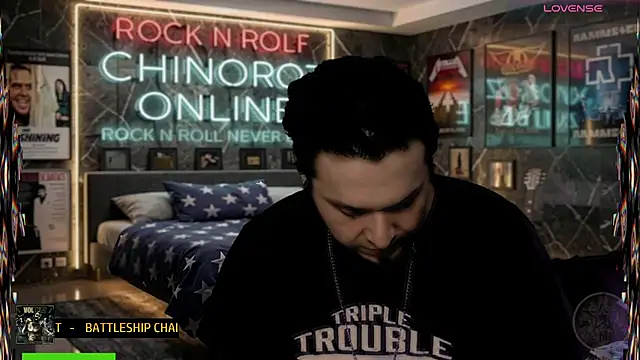 chino_roz Show in webcam