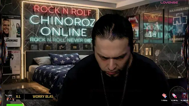 chino_roz Show in webcam