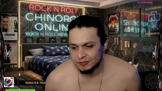 Pokazy przed kamerką – chino_roz