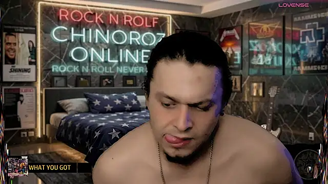 chino_roz Show in webcam