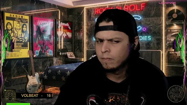 chino_roz Show in webcam