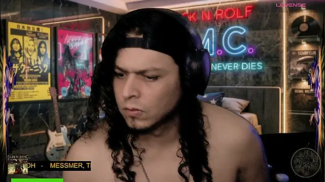 chino_roz Show in webcam