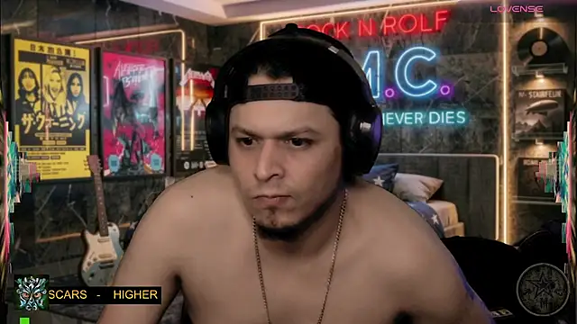 Show modela chino_roz na web-kameri