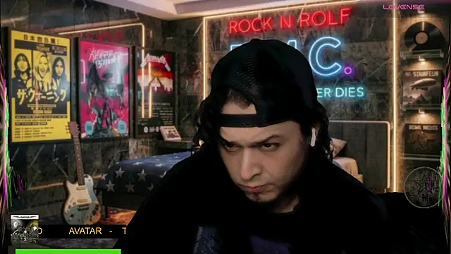 Pokazy przed kamerką – chino_roz
