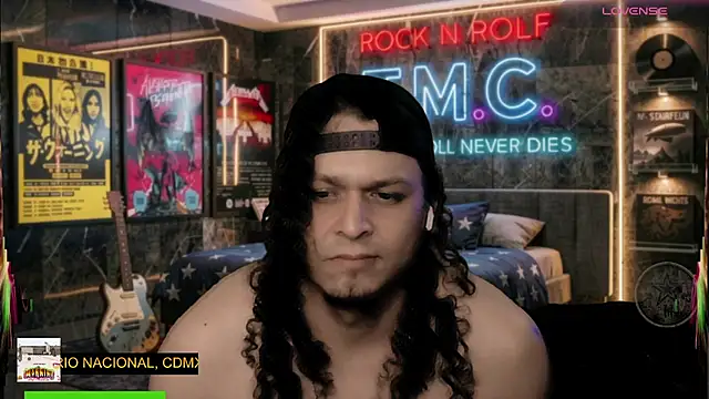 Show modela chino_roz na web-kameri