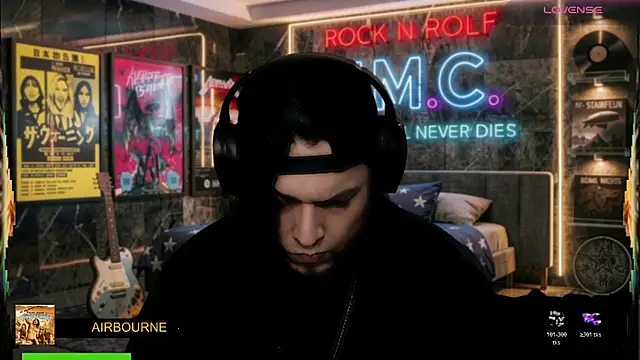 chino_roz Show in webcam