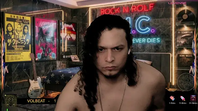 chino_roz Show in webcam