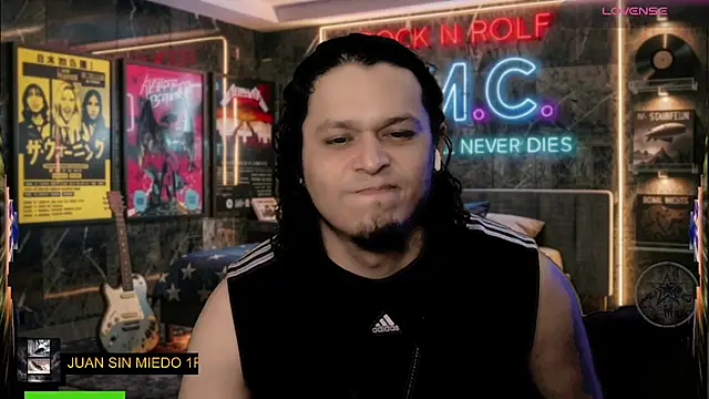 chino_roz Webcam show