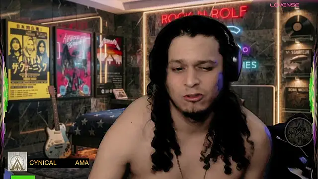 chino_roz Show in webcam
