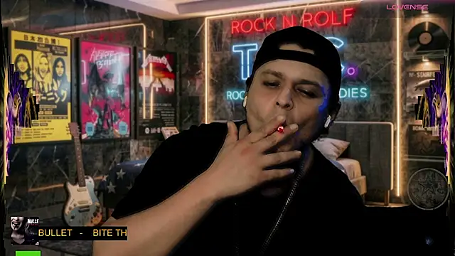 chino_roz Show Webcam