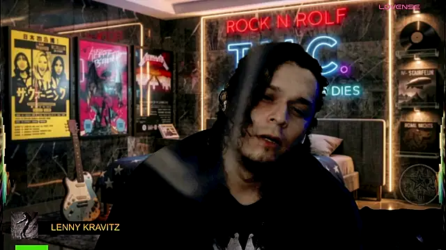 chino_roz Show in webcam