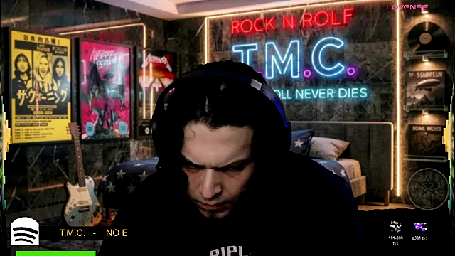 chino_roz Show Webcam