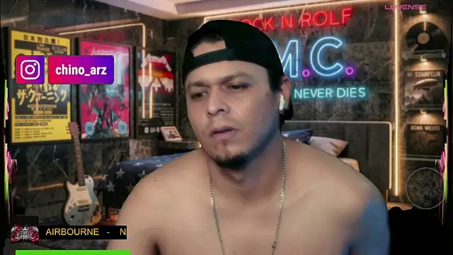 Show modela chino_roz na web-kameri