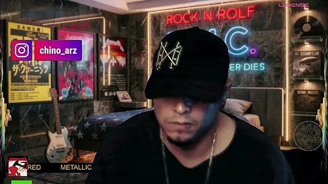 chino_roz Show in webcam
