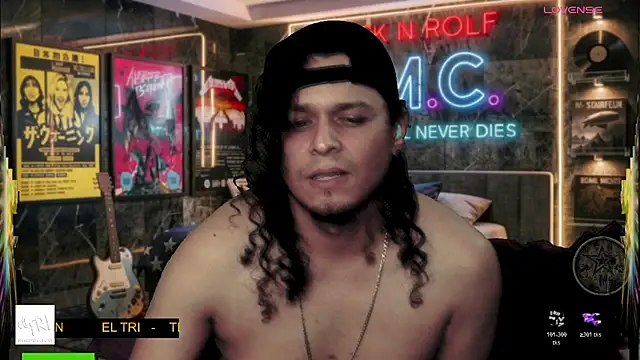 chino_roz Show Webcam