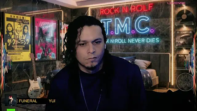 chino_roz Show Webcam