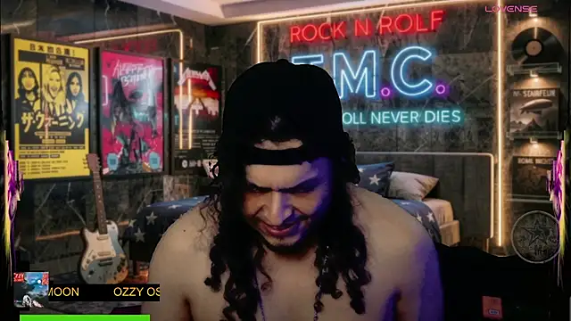 Show modela chino_roz na web-kameri