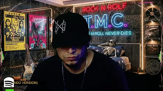 chino_roz Show Webcam