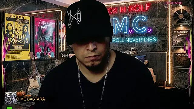Show modela chino_roz na web-kameri