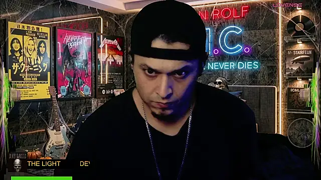 Show modela chino_roz na web-kameri