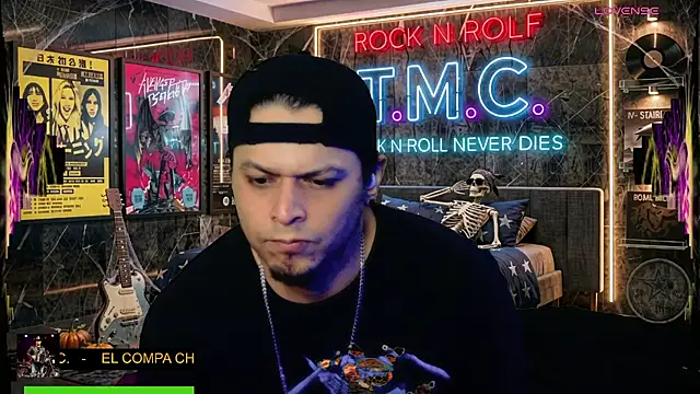 Show modela chino_roz na web-kameri