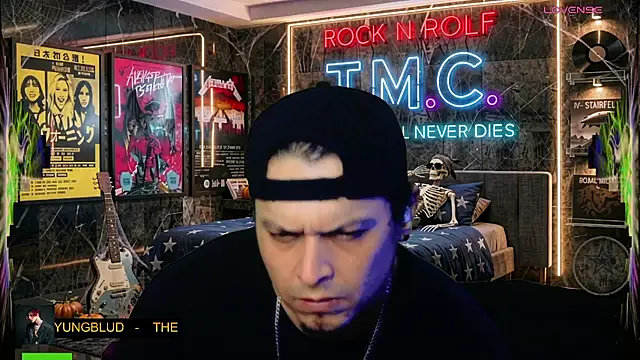chino_roz Show Webcam