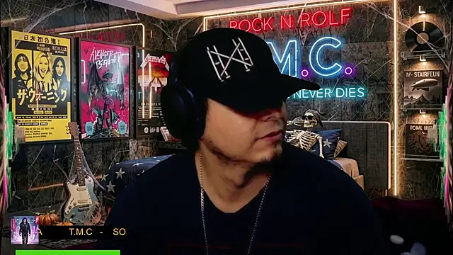chino_roz Show Webcam