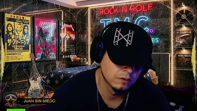 Вебкам-шоу chino_roz