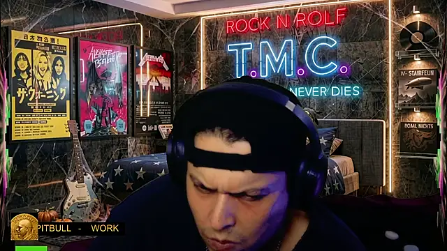 chino_roz webkamerás műsora