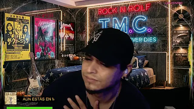 chino_roz Show Webcam