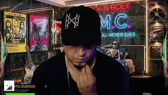 chino_roz's Webcam Show