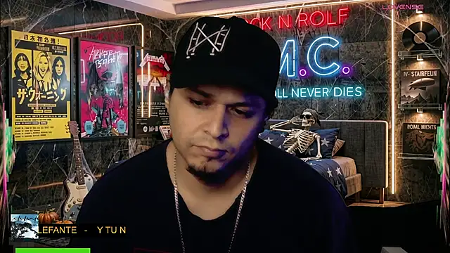chino_roz Show Webcam