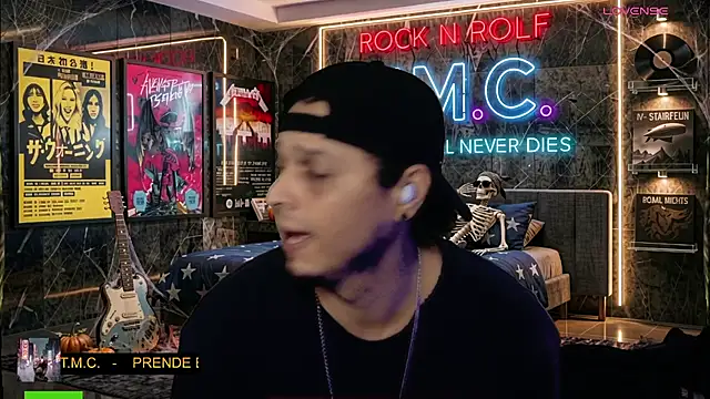 chino_roz Show Webcam
